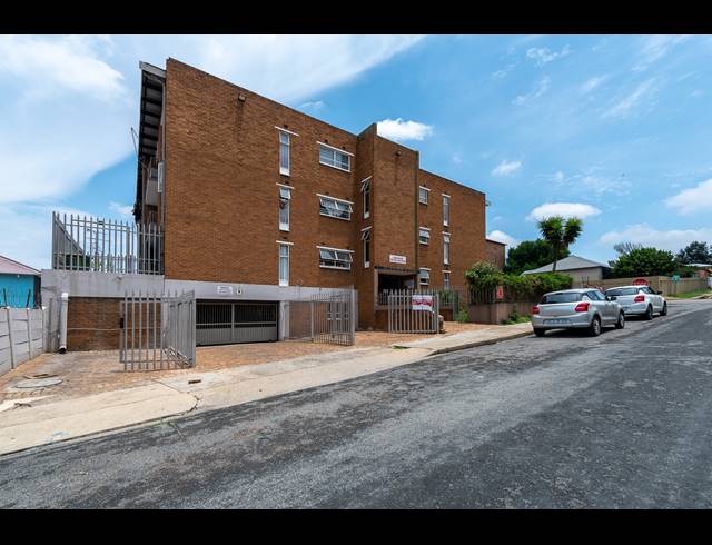 2 BEDROOM APARTMENT FOR SALE IN ALBERTON NORTH